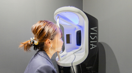 肌診断VISIAを受けているイメージ